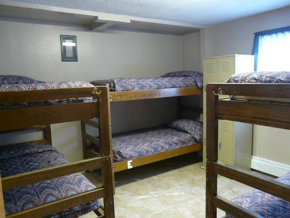 Bent Prop Inn & Hostel Downtown photo 32