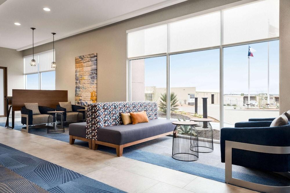 Hawthorn Extended Stay by Wyndham Del Rio photo 5