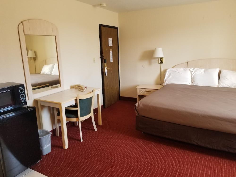 Americas Stay Inn photo 16