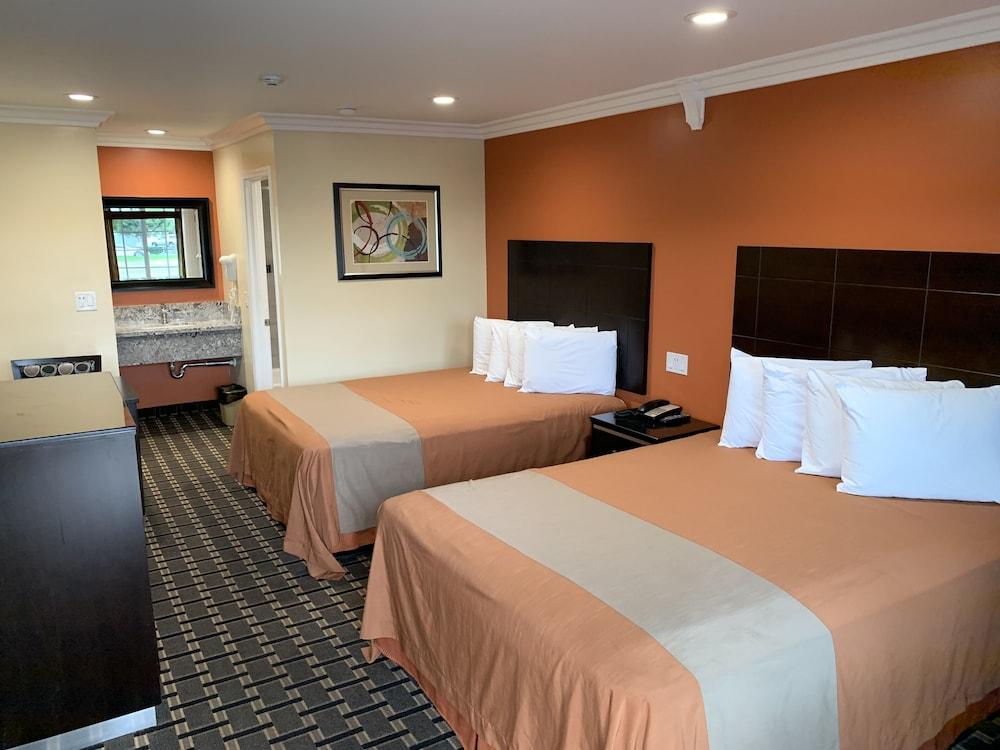 Ontario Inn & Suites photo 18