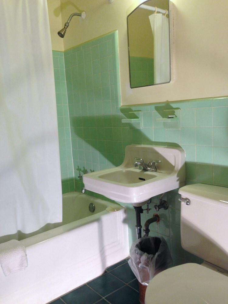 Hawaii Motel photo 9