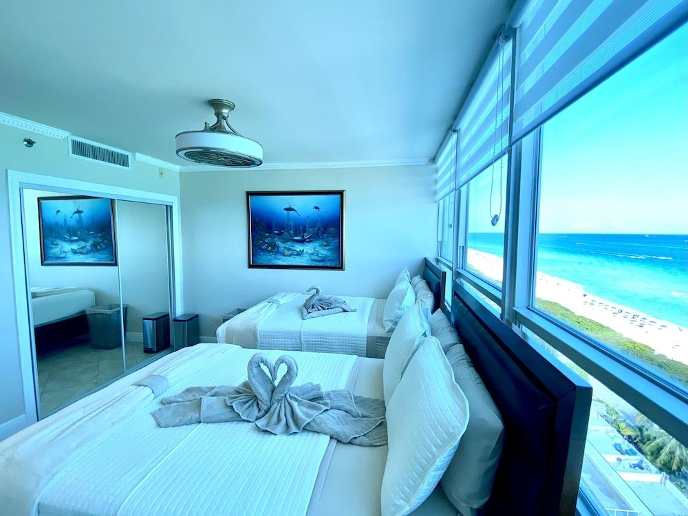 Direct ocean front condo Miami Beach photo 2