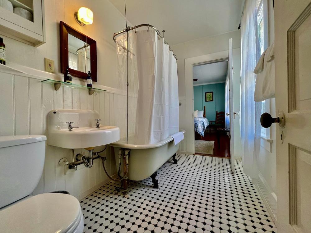 The Historic Requa Inn photo 86
