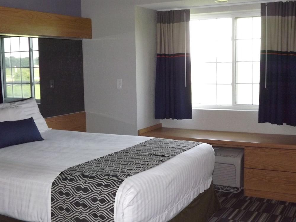 Microtel Inn & Suites by Wyndham Ames photo 12