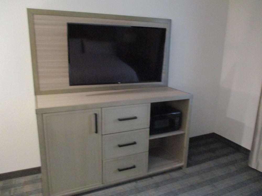 Merica Inn & Suites photo 10