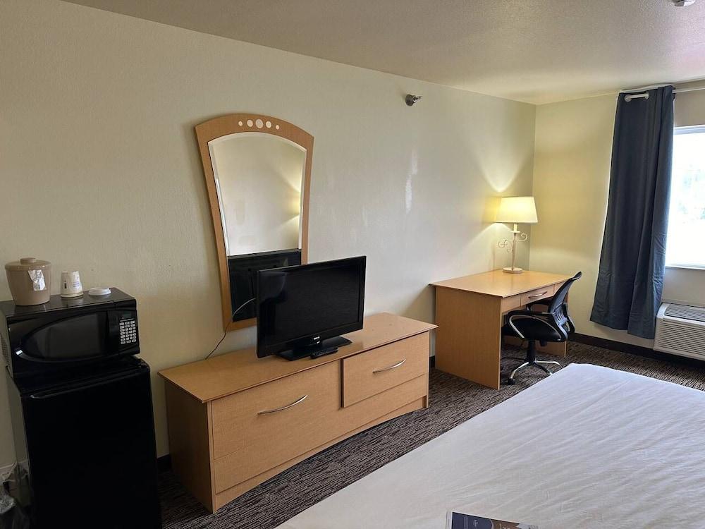Baymont by Wyndham Lawrenceburg photo 12