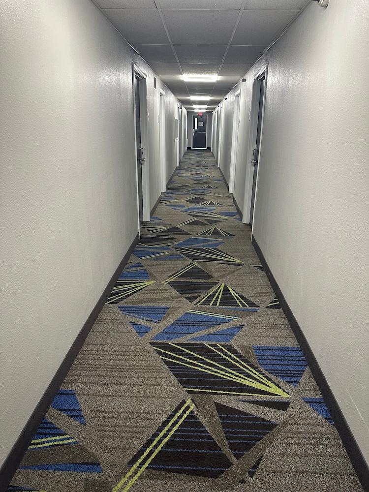 La Quinta Inn by Wyndham Omaha Southwest photo 22