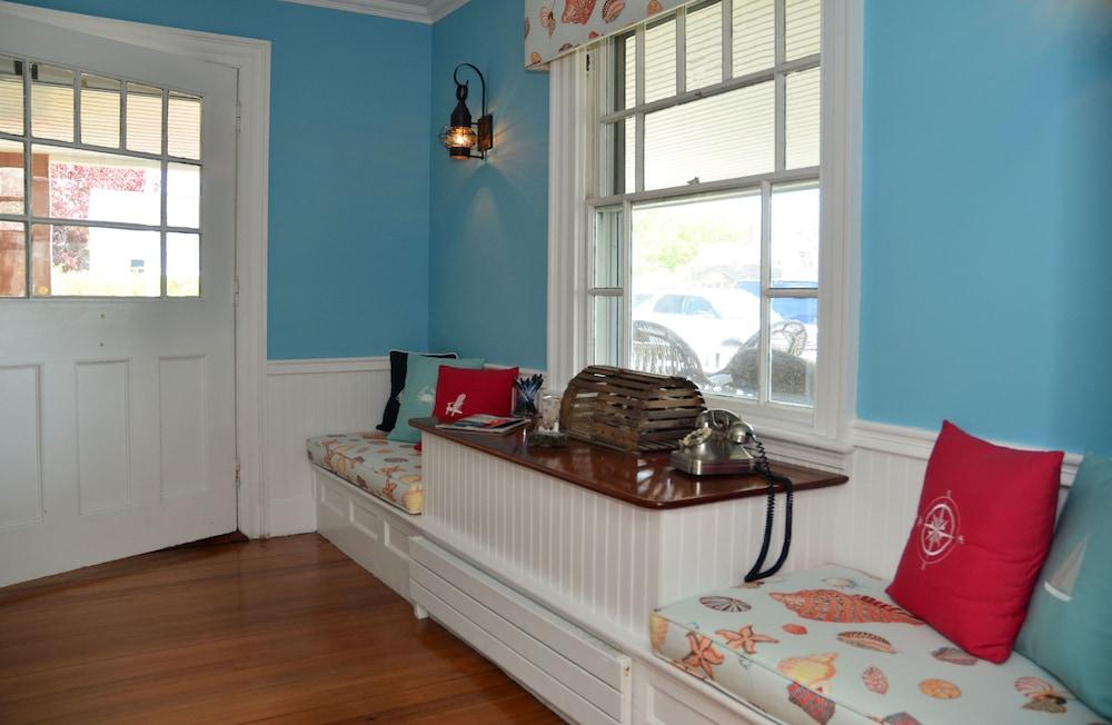 Beach Breeze Inn photo 70