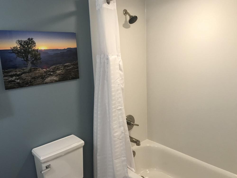 Red Feather Lodge photo 22