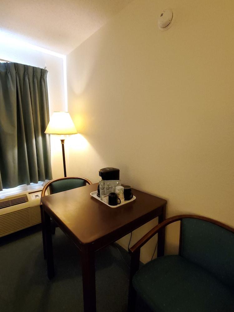 Voyager Inn photo 22