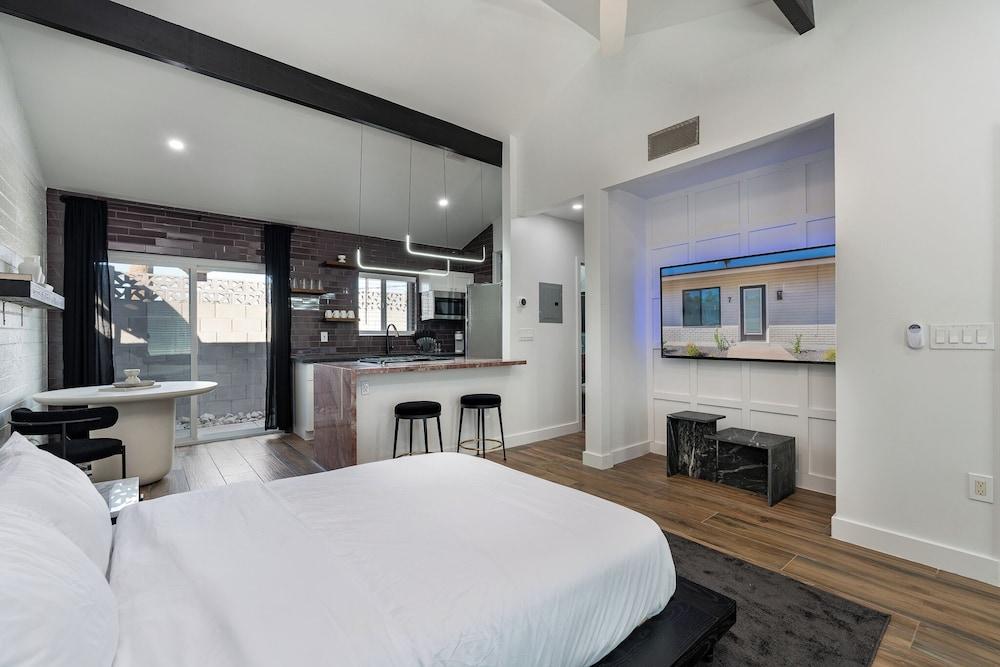 Ash & Ko Boutique Lodging photo 100