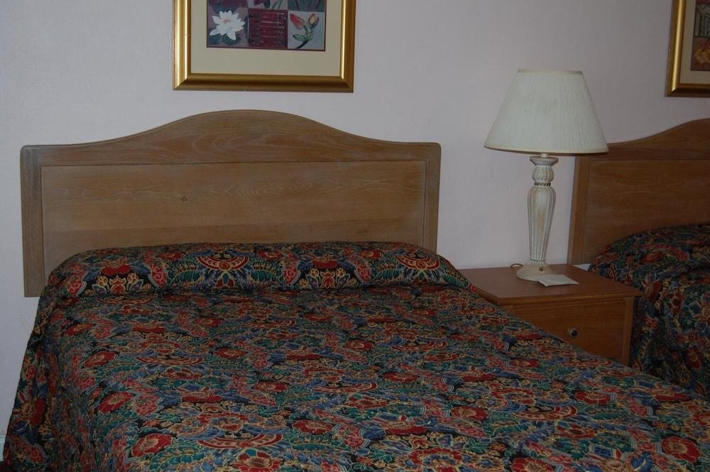 Sea Breeze Inn photo 6