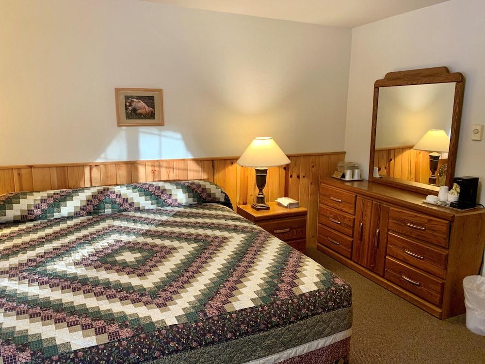 Swiss Alaska Inn photo 2
