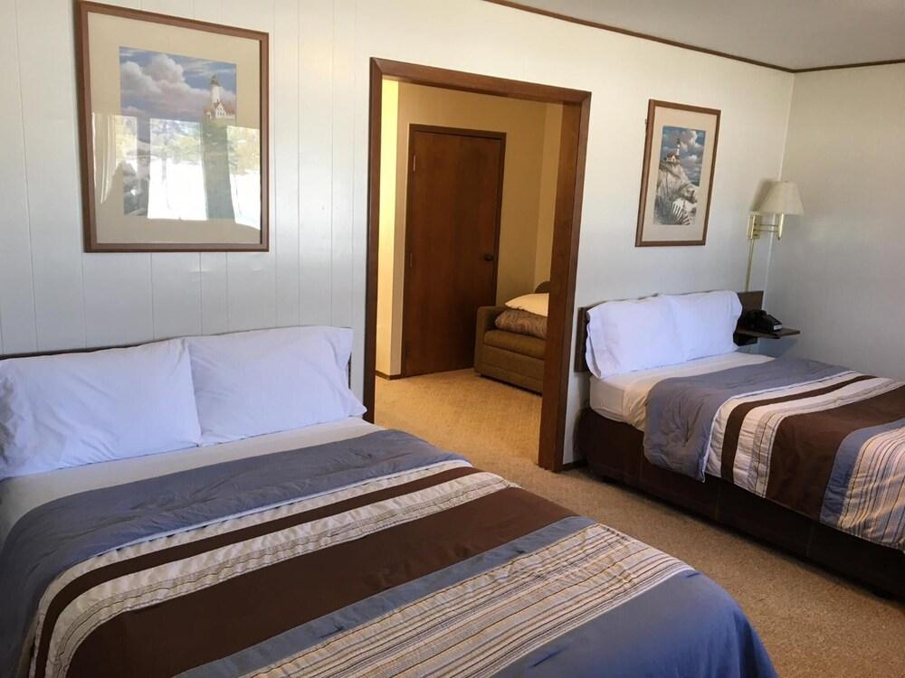 Coho Motel and Suites photo 4
