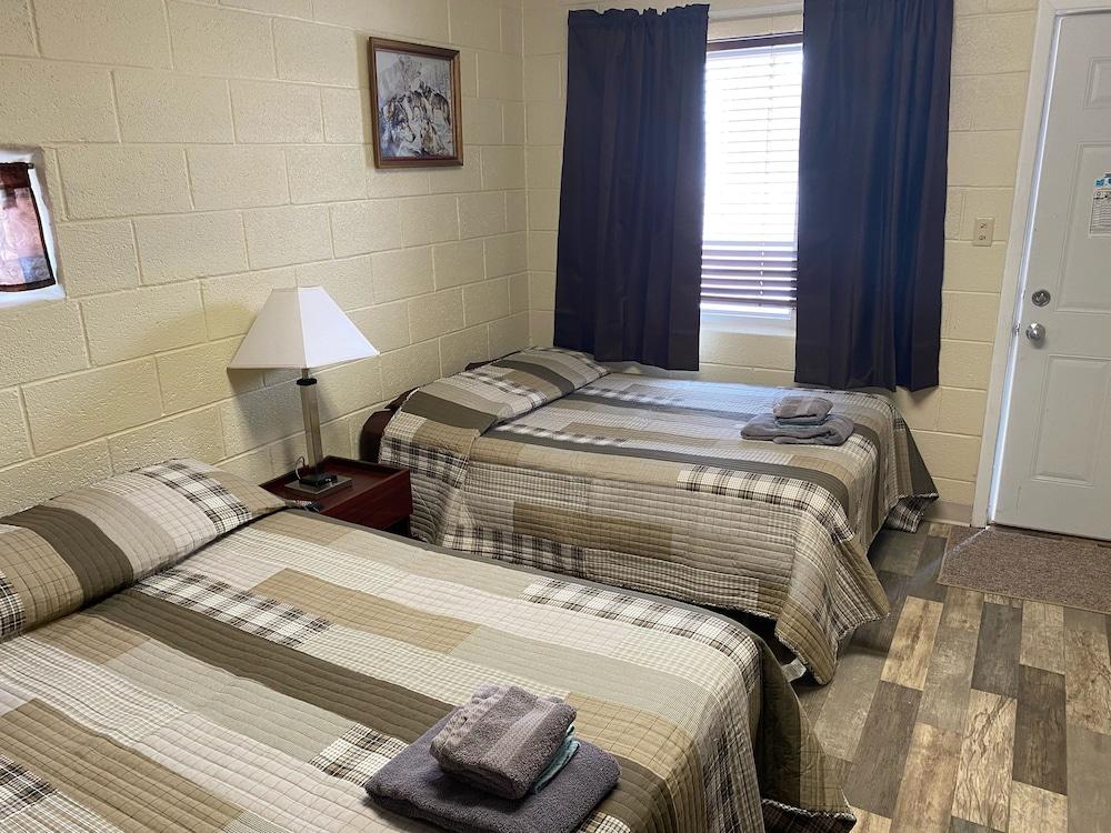 Dighton Inn photo 7