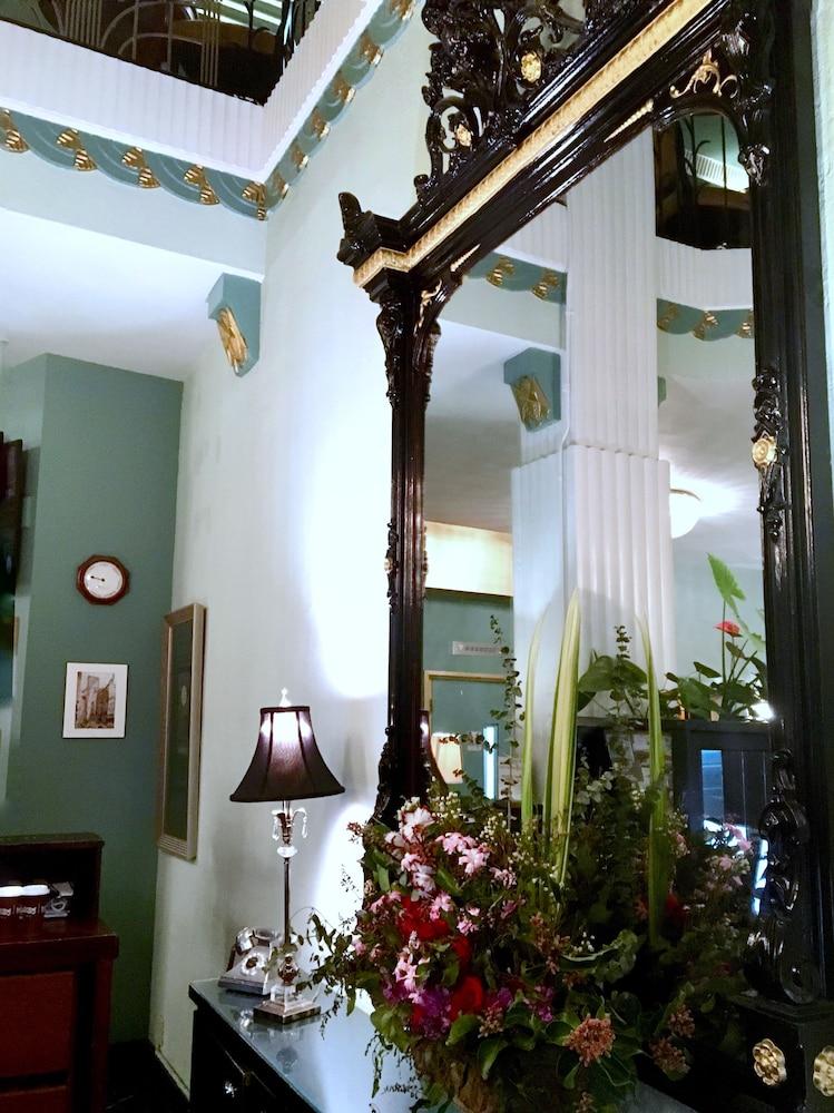 Embassy Hotel photo 9