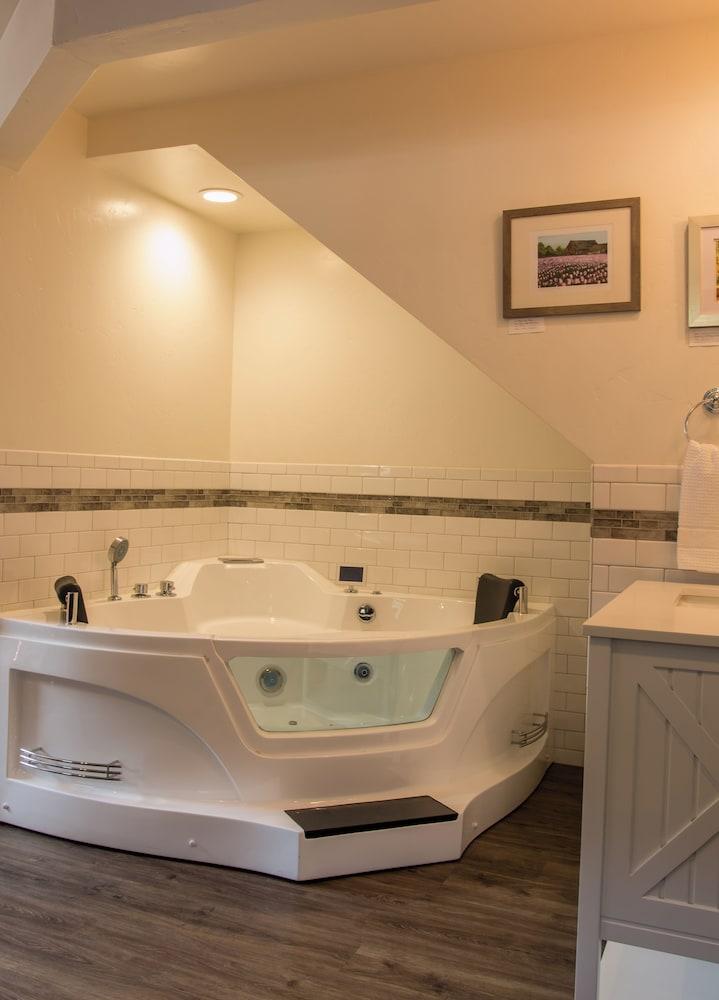 Clear Creek Inn photo 11