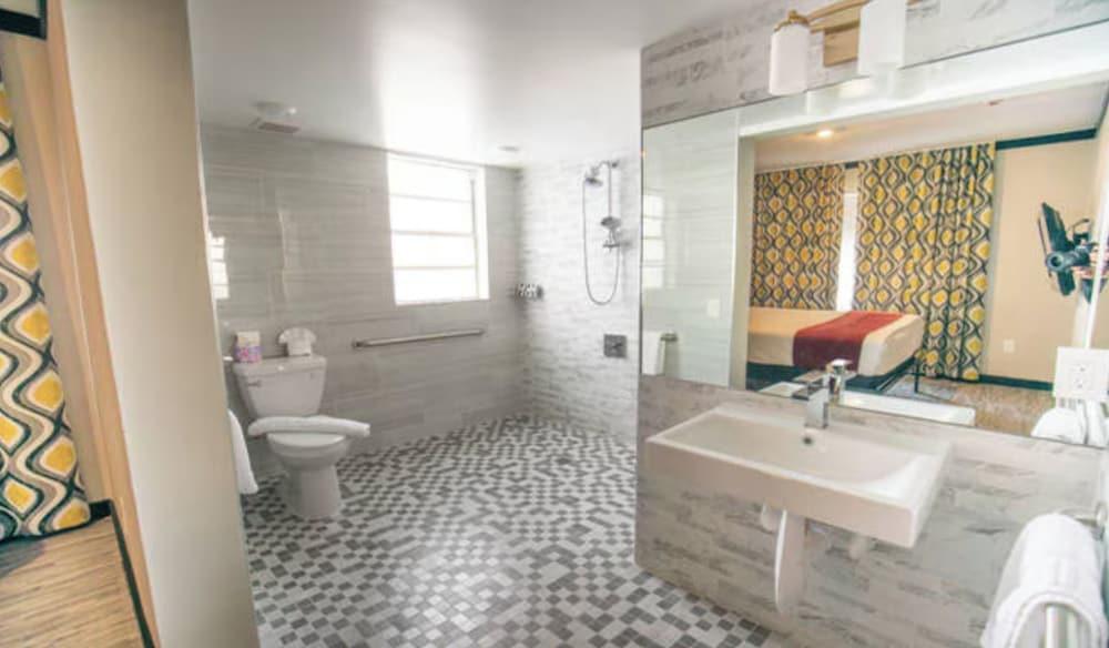 The Shoreline Suites photo 41