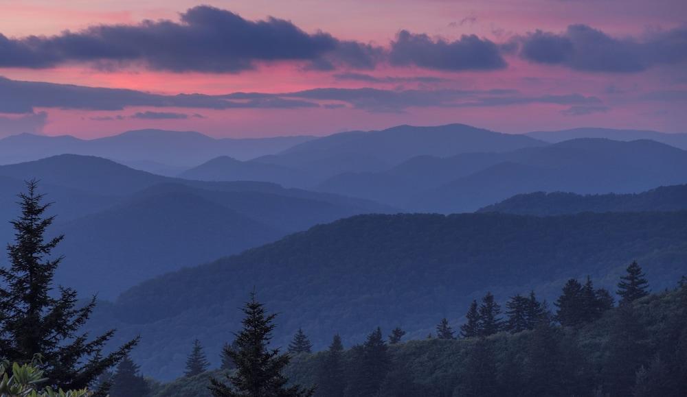 Hotel Indigo Gatlinburg Downtown by IHG photo 7