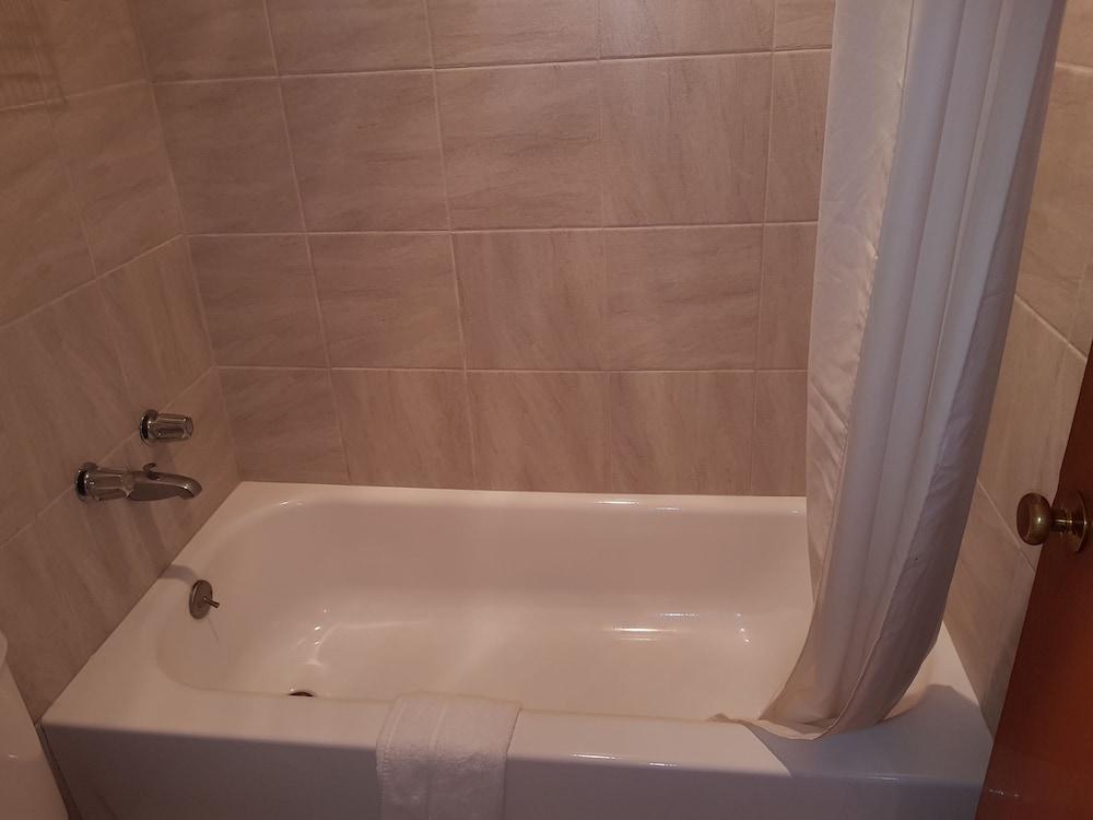 Town House Motel Inc photo 34