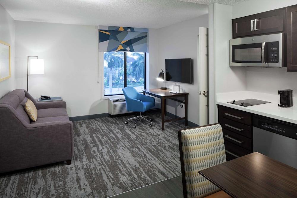 Hampton Inn & Suites by Hilton Miami-Doral/Dolphin Mall photo 1