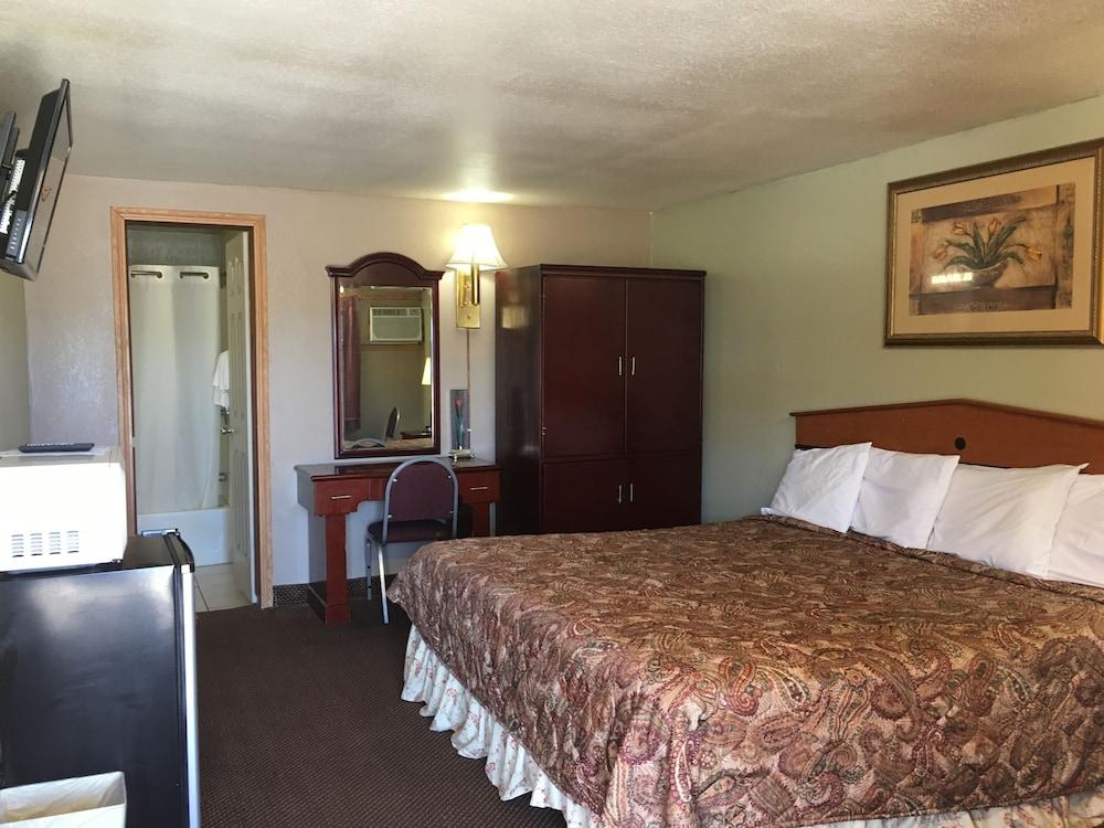 Trails West Motel photo 16