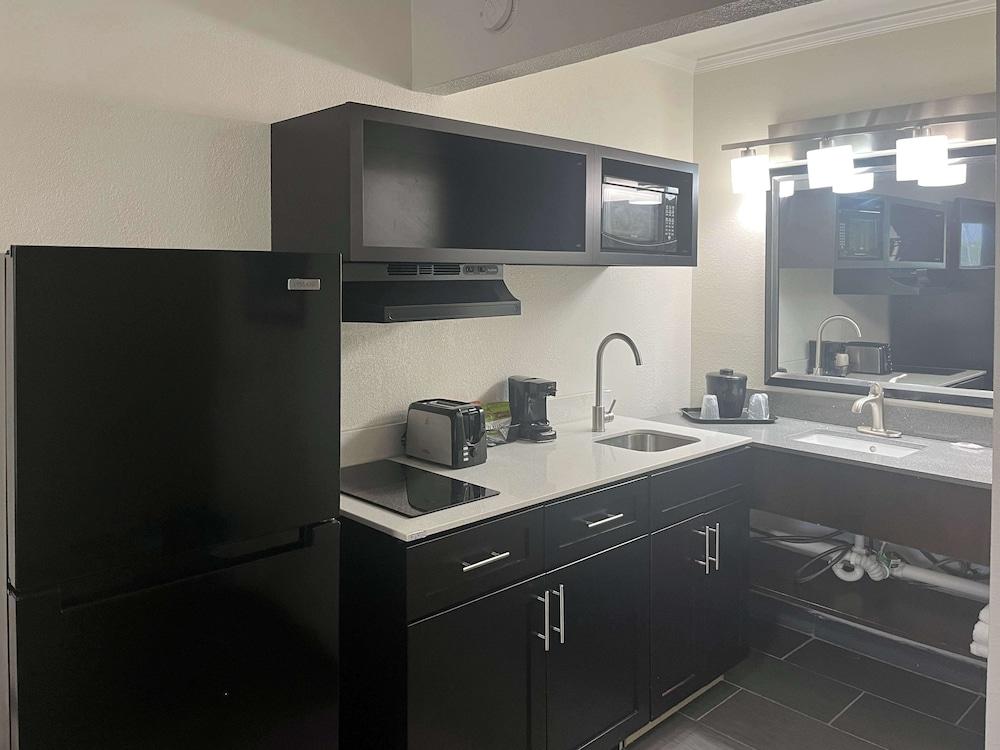 Studio 6 Charlotte, NC – Airport South photo 20