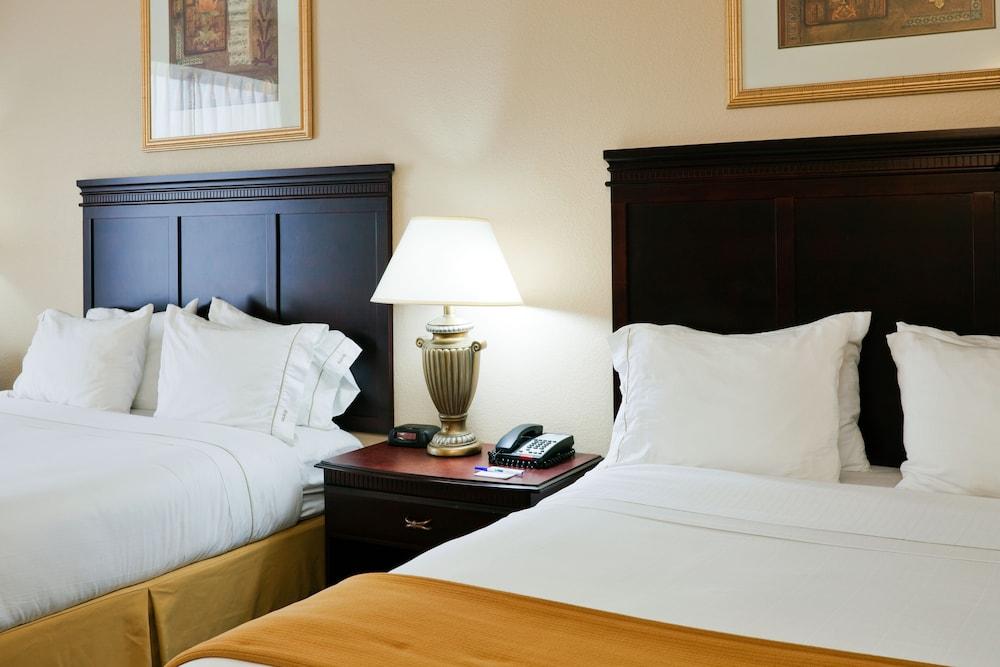Holiday Inn Express Hotel & Suites Pell City by IHG photo 83