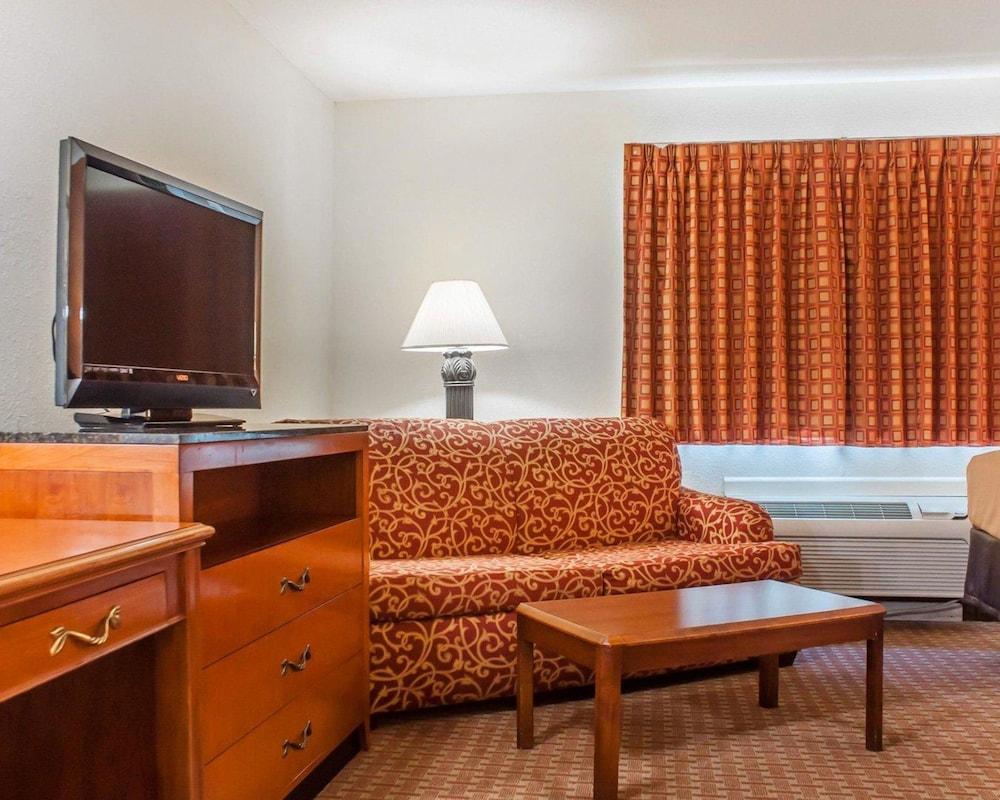 Econo Lodge Cuba I-86 photo 11