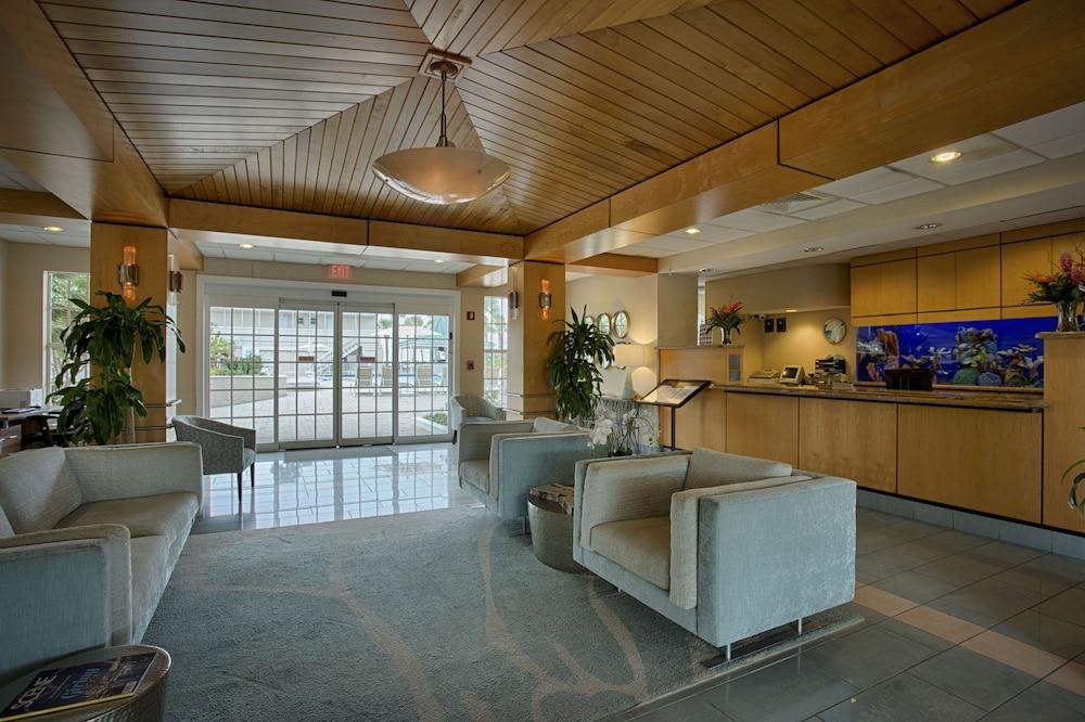 Sandcastle Resort at Lido Beach photo 37
