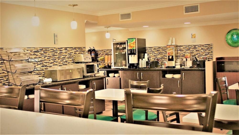 Best Western Inn Of Nacogdoches photo 12