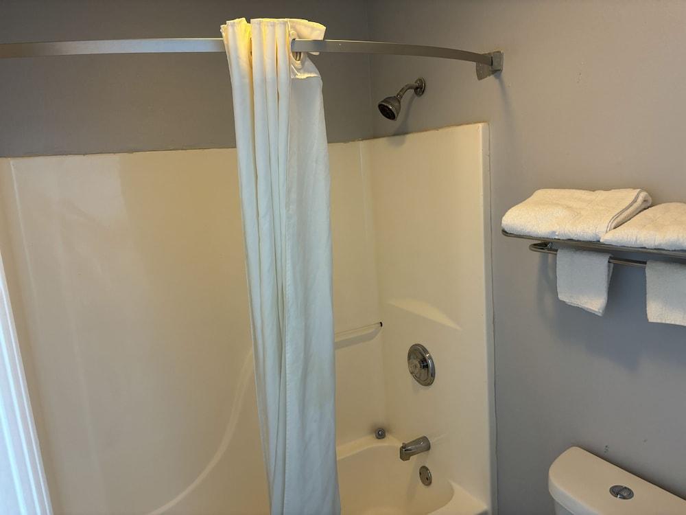 Clairmont Inn photo 26