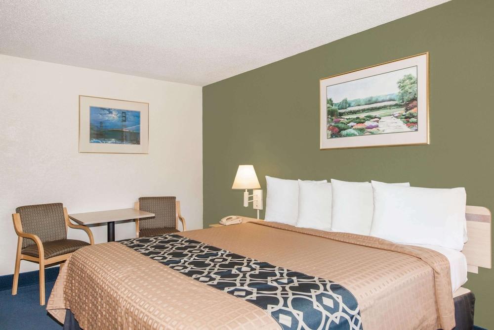 Travelodge by Wyndham Los Banos CA photo 6
