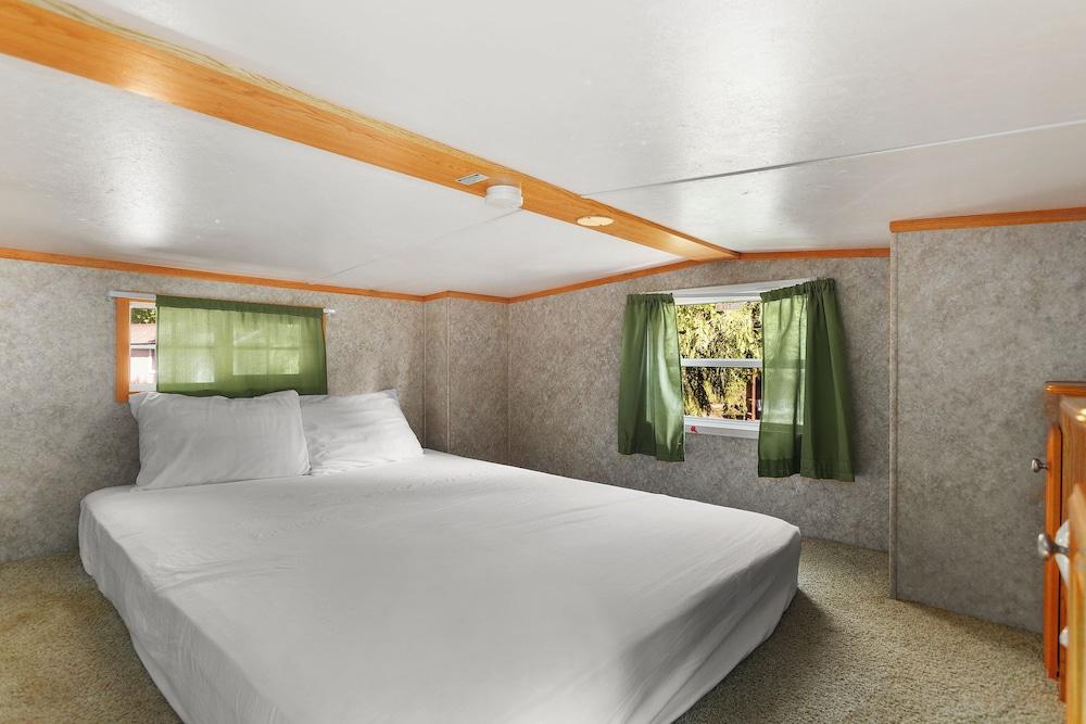 Robinhood Village Resort photo 11