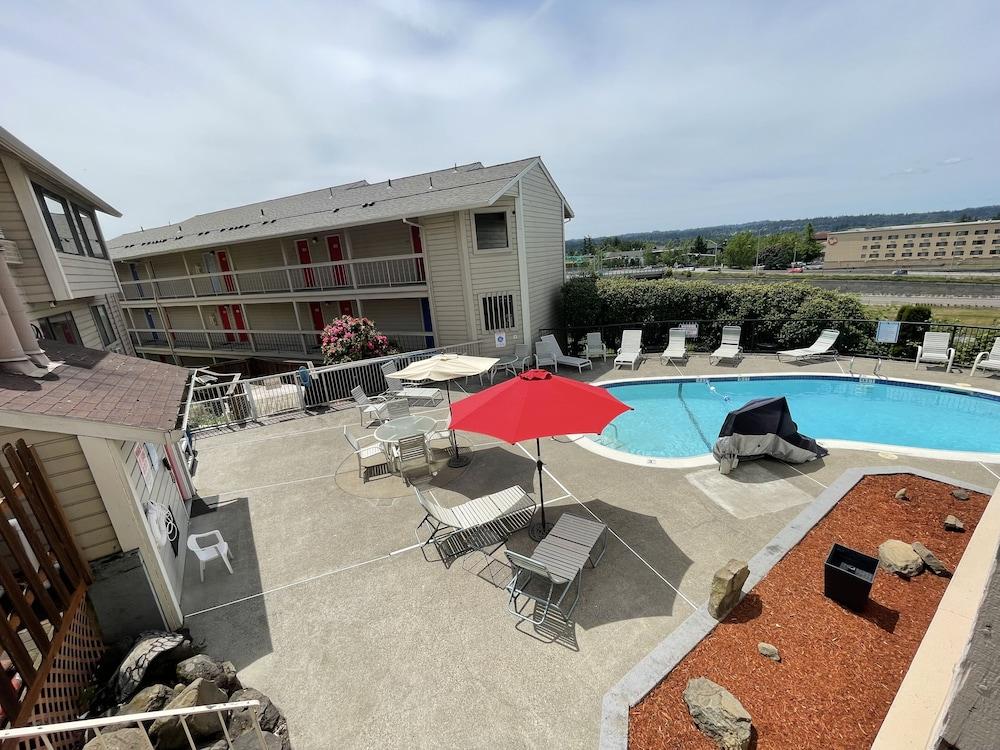 Sunnyside Inn & Suites photo 61