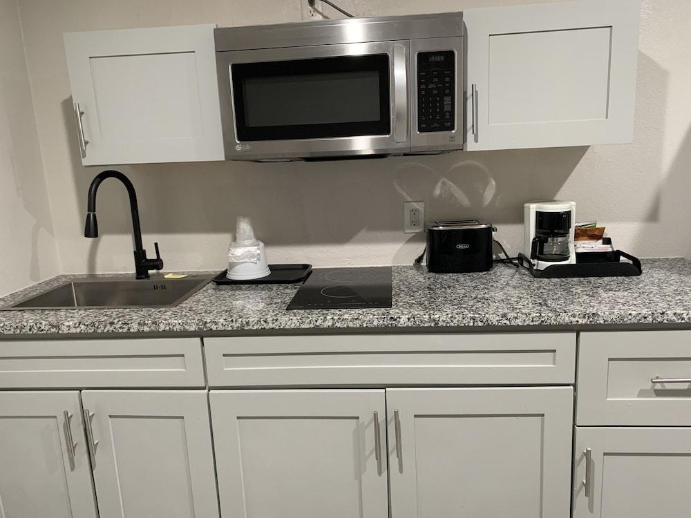 Days Inn by Wyndham Sulphur Springs photo 4
