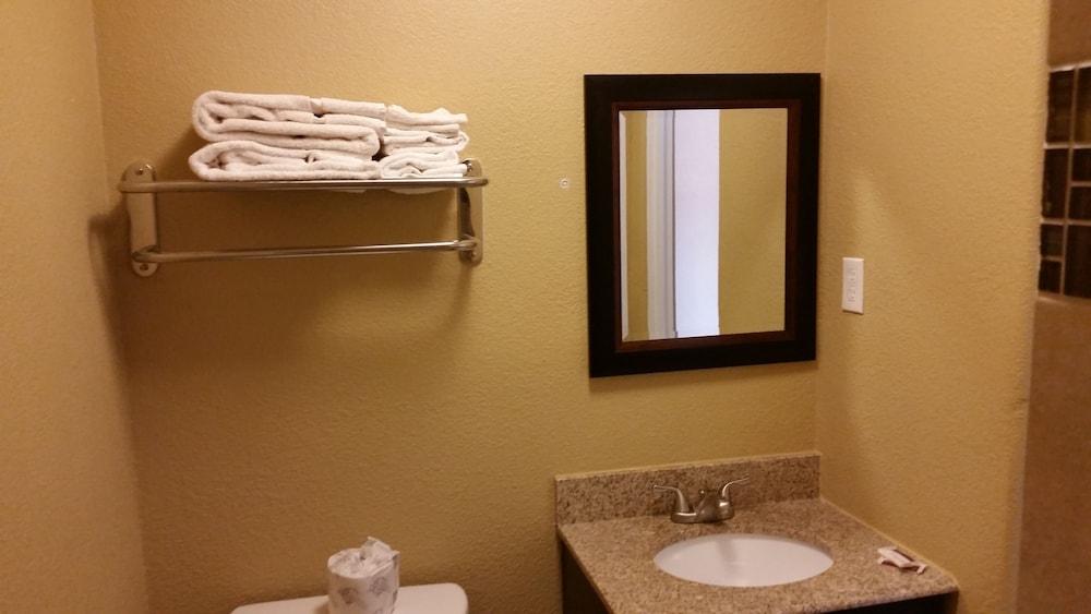 Travel Inn photo 16