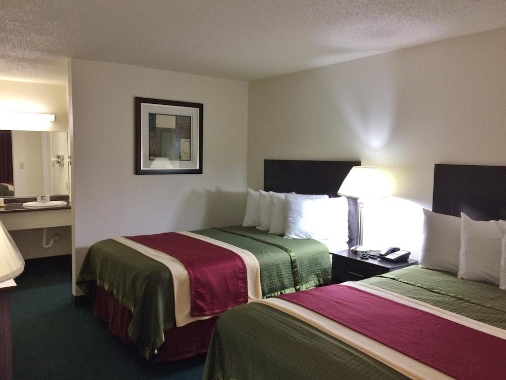 Travel Inn & Suites photo 7