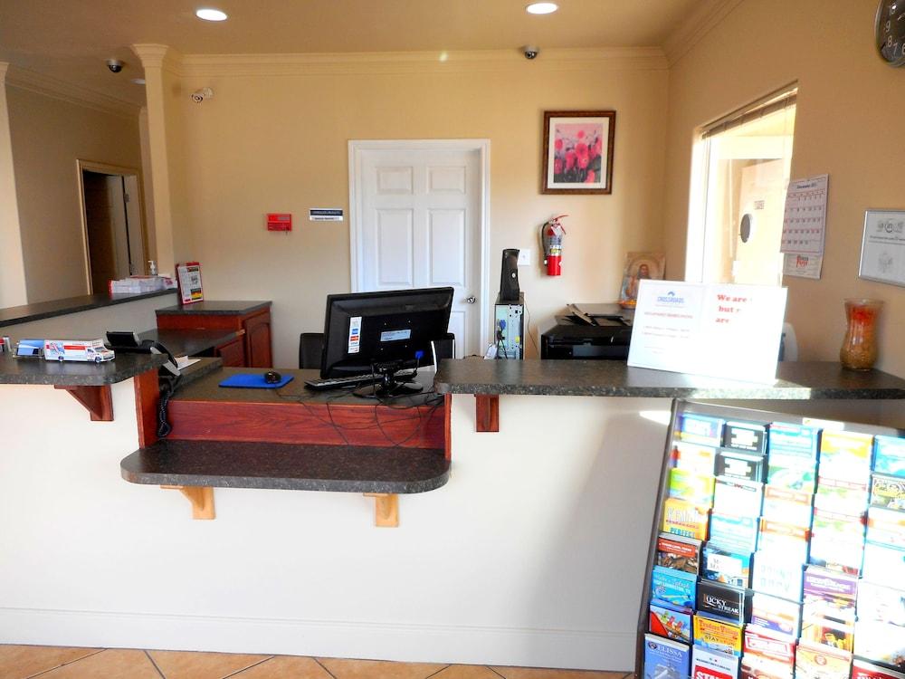 Crossroads Inn & Suites photo 21
