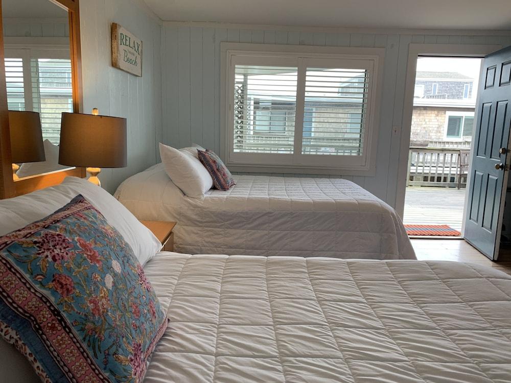 Vineyard Harbor Motel - Private Beach photo 97