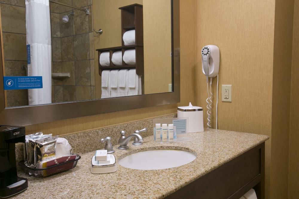 Hampton Inn & Suites Wiggins photo 32