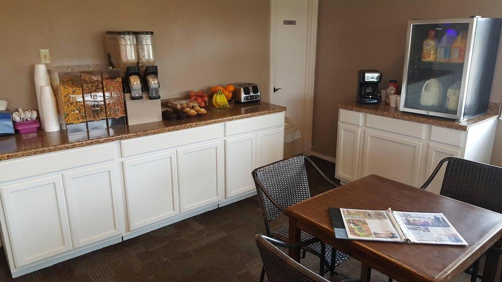 Lake Eufaula Inn photo 71