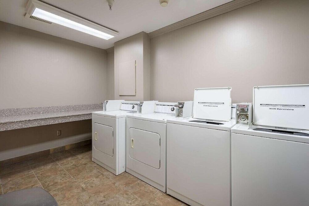White Pines Inn & Suites photo 42