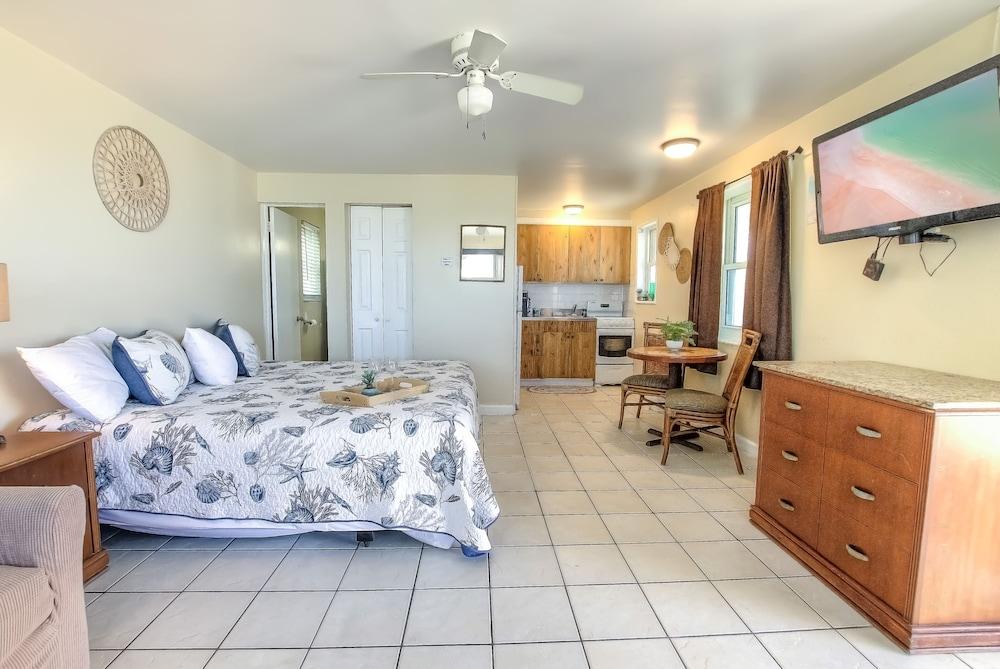 Daytona Shores Inn & Suites photo 3