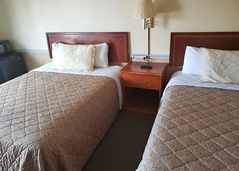 Traveler's Choice Motel photo 4