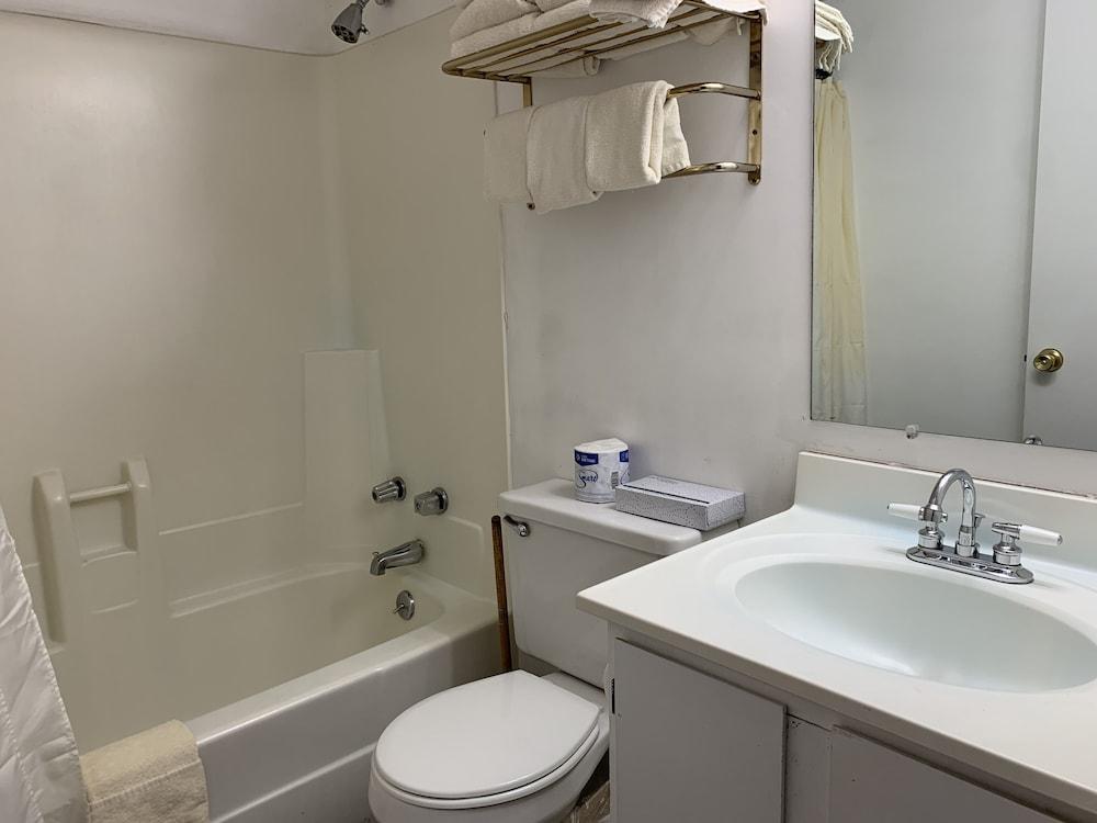 Oak Square Rentals photo 88
