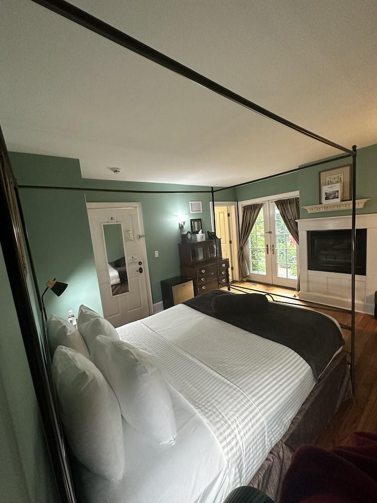 Buttermilk Falls Inn photo 37