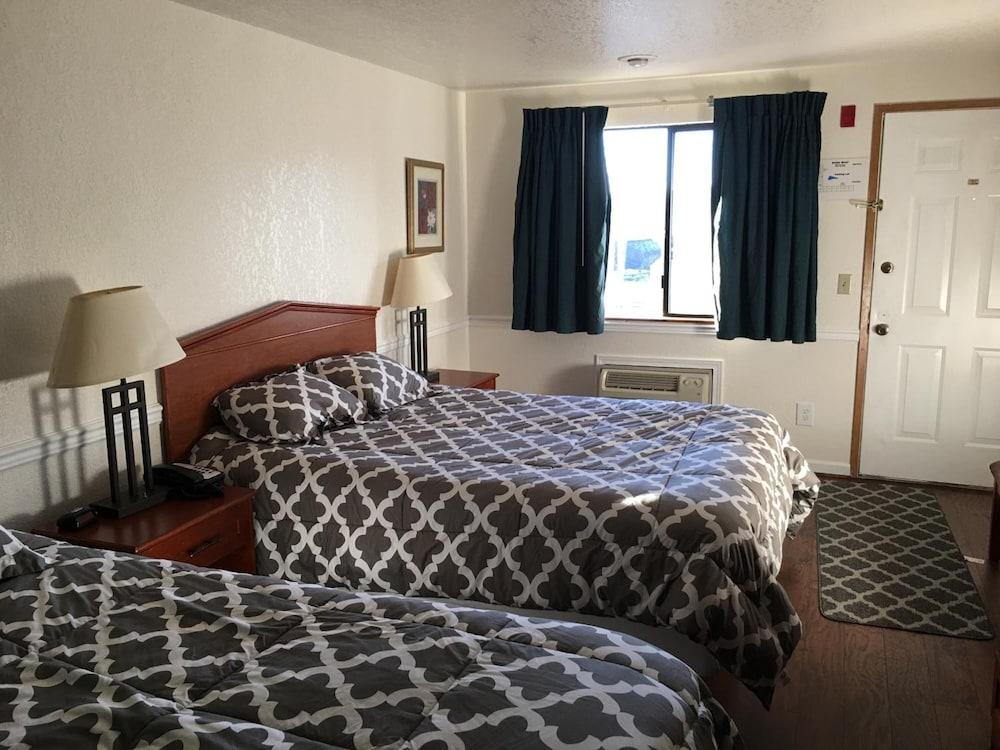 Belfair Motel photo 9