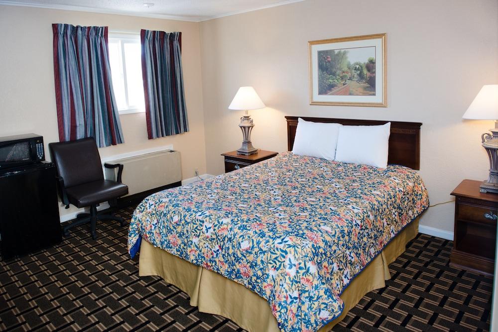 Grand View Plaza Inn & Suites photo 87