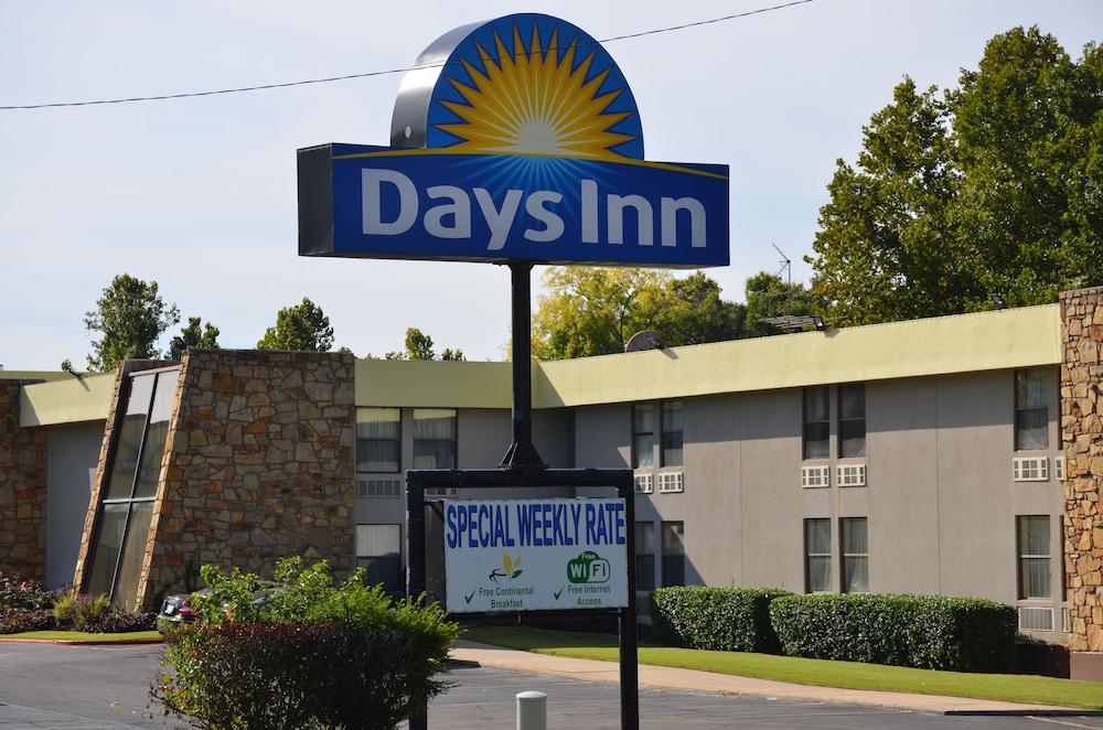 Days Inn by Wyndham Southern Hills/ORU photo 84